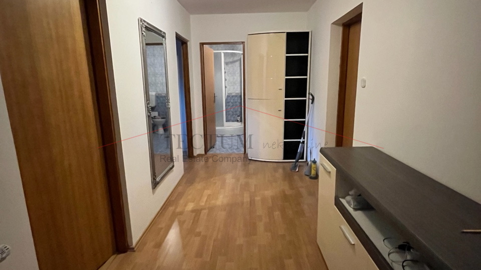 ODLIČAN OBITELJSKI STAN 93,56M2 (obračunski)