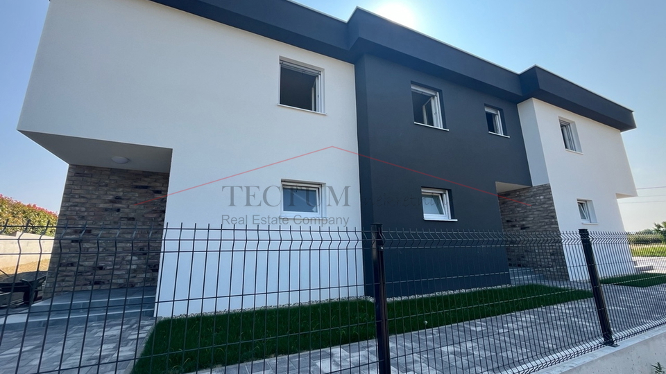 STUPNIK, ČETVEROSOBAN STAN, PRODAJA, 2521,00 EUR/M2