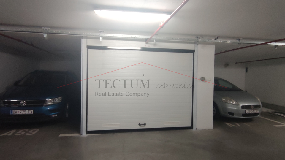 Garage, 15 m2, For Rent, Zagreb - Trnje