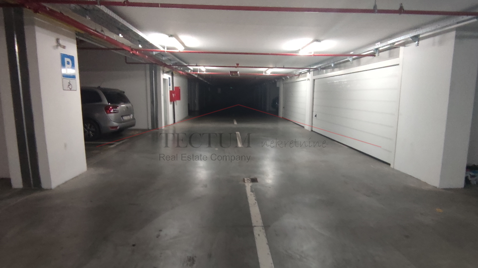 Garage, 15 m2, For Rent, Zagreb - Trnje