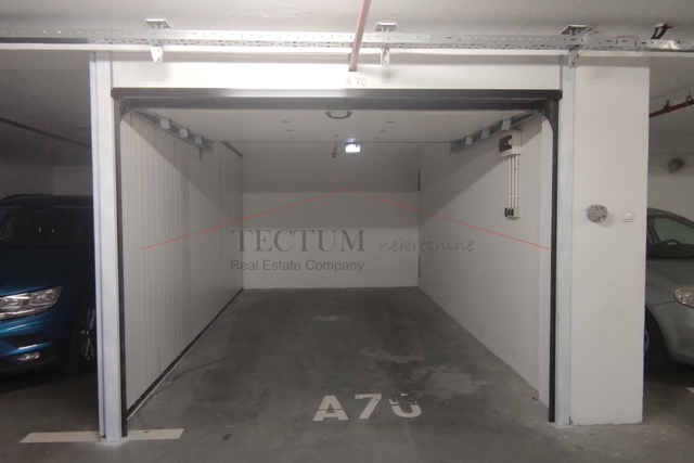 Garage, 15 m2, For Rent, Zagreb - Trnje