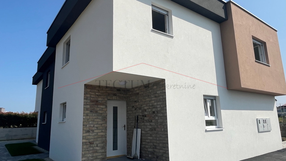 STUPNIK, ČETVEROSOBAN STAN, PRODAJA, 2521,00 EUR/M2