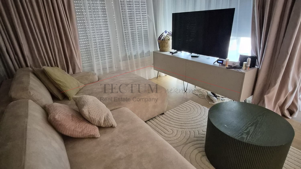 &Zcaron;abori&cacute; -luksuzan novi stan u prizemlju s prostranim vrtom &ndash; uselite odmah