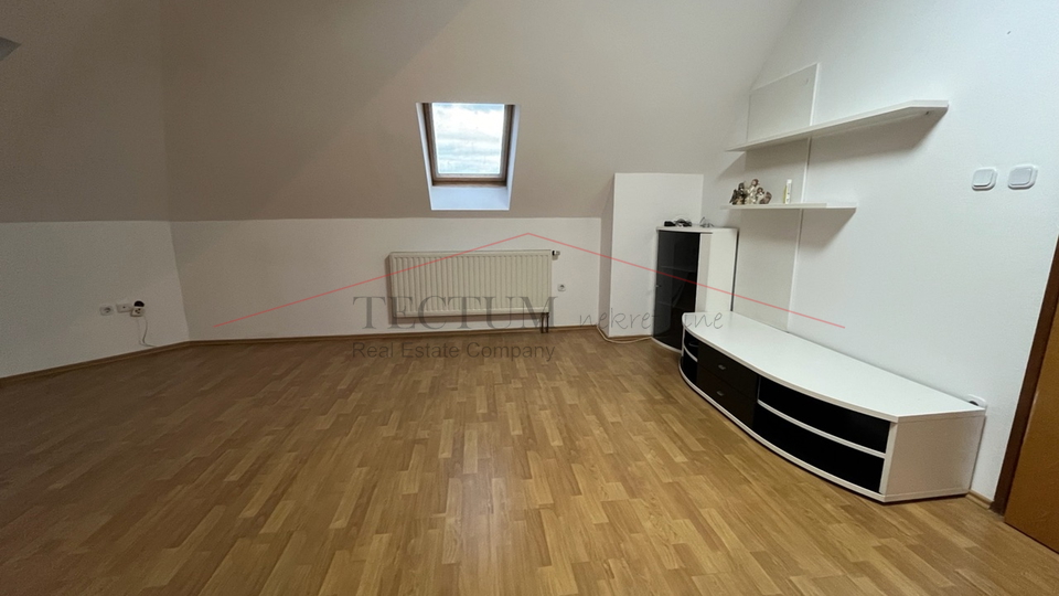 ODLIČAN OBITELJSKI STAN 93,56M2 (obračunski)