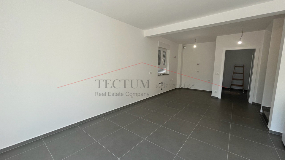 STUPNIK, KUĆA U NIZU, 4S, 119M2, PRODAJA, 2512,00 EUR/M2!! USELJIVO!!!