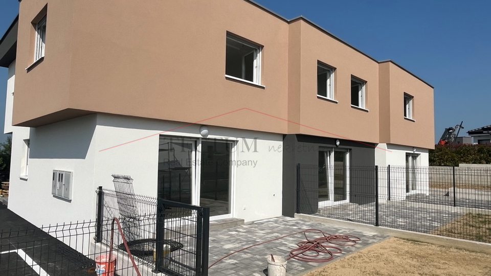 STUPNIK, ČETVEROSOBAN STAN, PRODAJA, 2521,00 EUR/M2