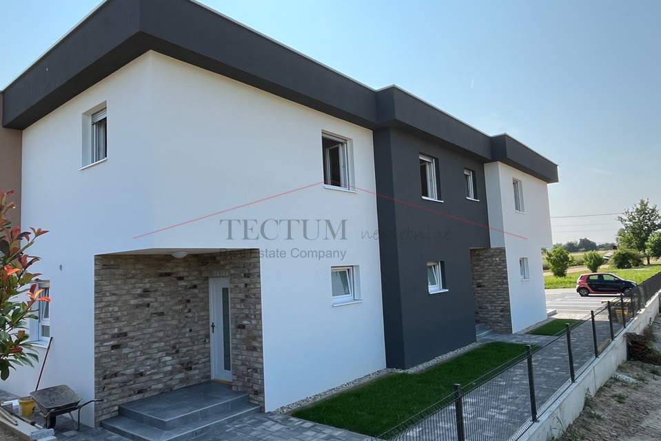 STUPNIK, ČETVEROSOBAN STAN, 118m2, USELJIVO!!!