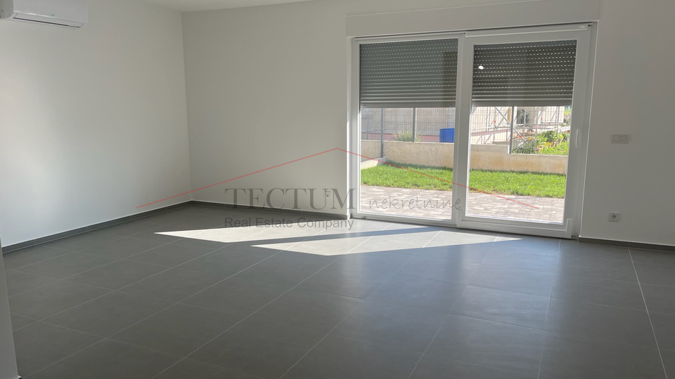 STUPNIK, ČETVEROSOBAN STAN, 118m2, PRODAJA, 2500,00 EUR/M2, USELJIVO!!!