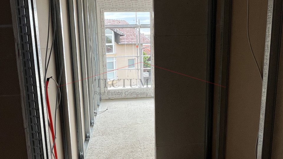 Velika Gorica, četverosoban stan, 2-kat 95,40m2
