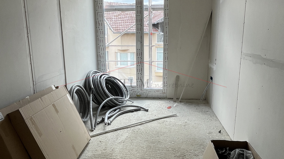 Velika Gorica, četverosoban stan, 2-kat 95,40m2