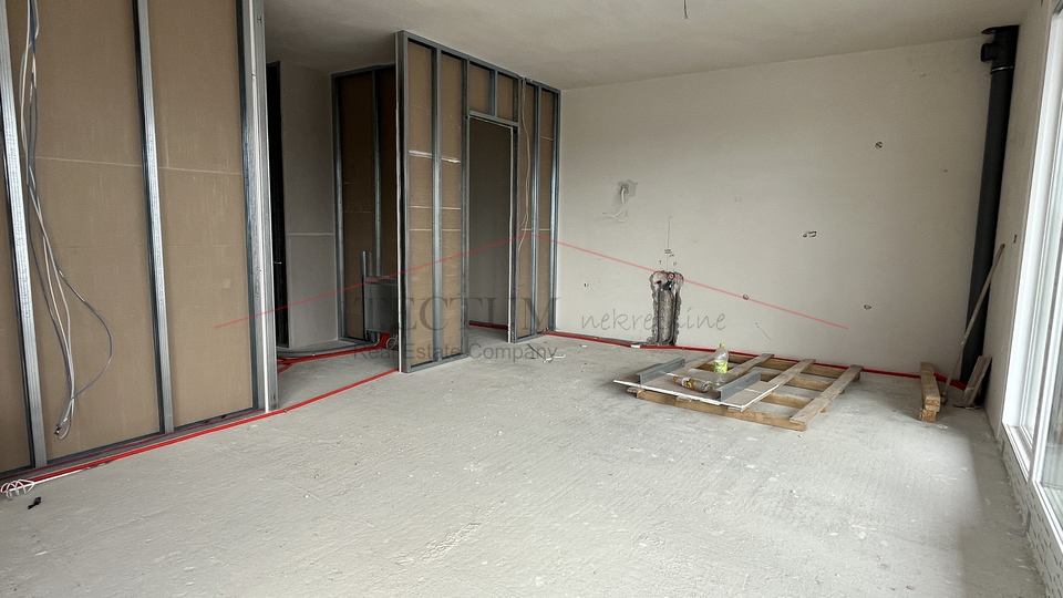 Velika Gorica, četverosoban stan, 2-kat 95,40m2