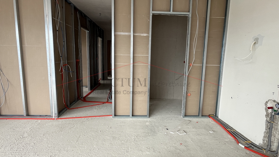 Velika Gorica, četverosoban stan, 2-kat 95,40m2