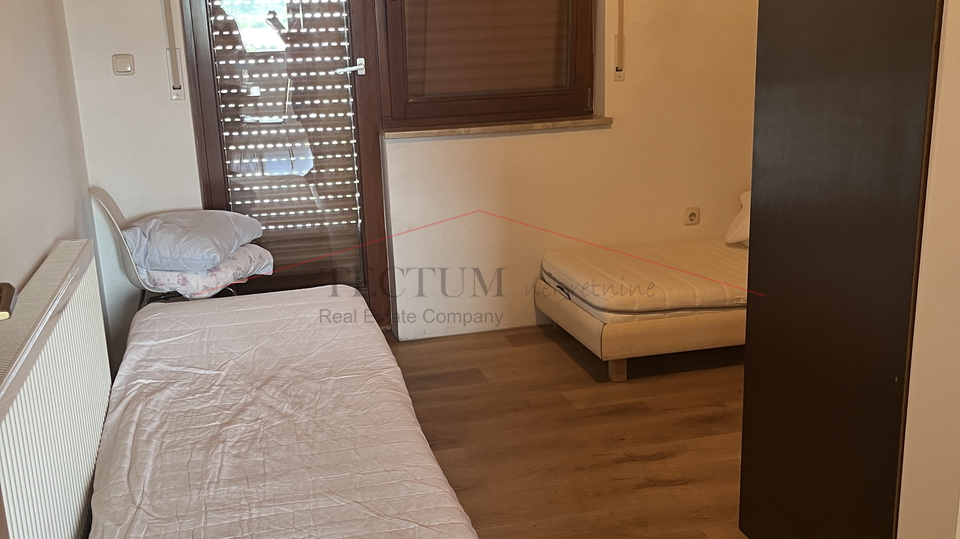 Two apartments for rent in a house for 8 workers!