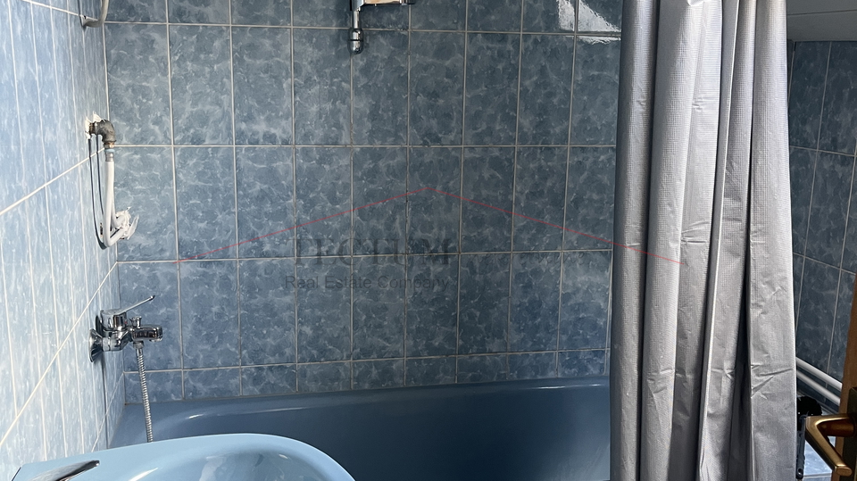 Two apartments for rent in a house for 8 workers!