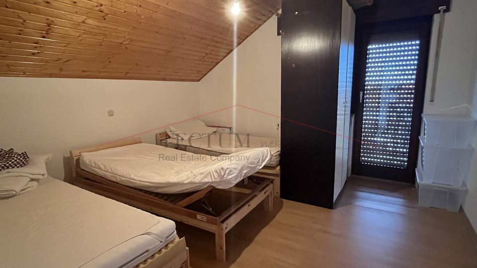 Two apartments for rent in a house for 8 workers!