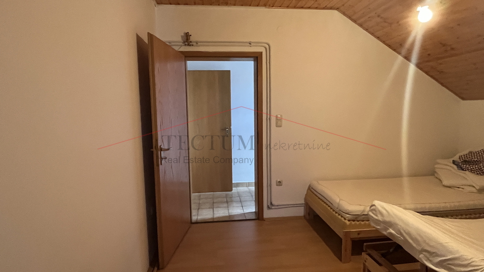 Two apartments for rent in a house for 8 workers!