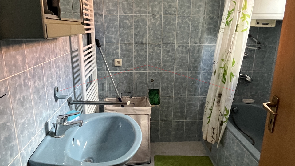 Two apartments for rent in a house for 8 workers!