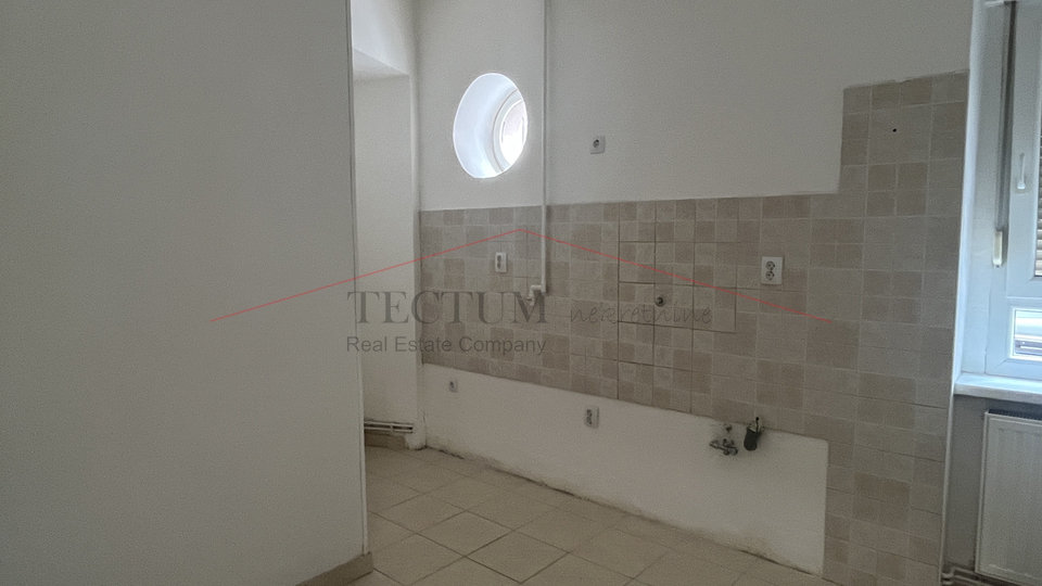 Zagreb, Petrova, 3-bedroom apartment, high ground floor!