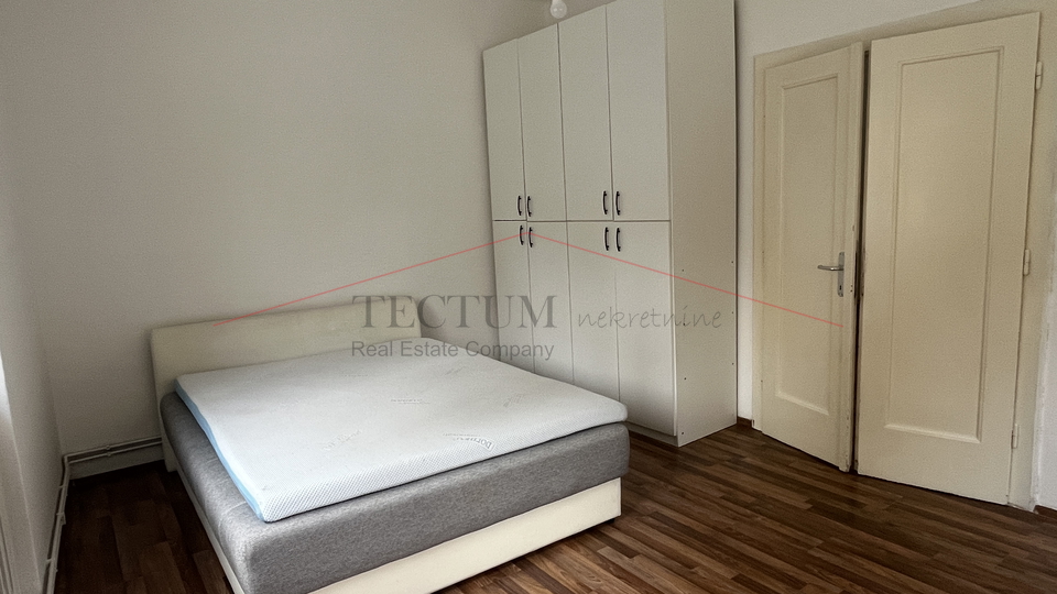 Zagreb, Petrova, 3-bedroom apartment, high ground floor!