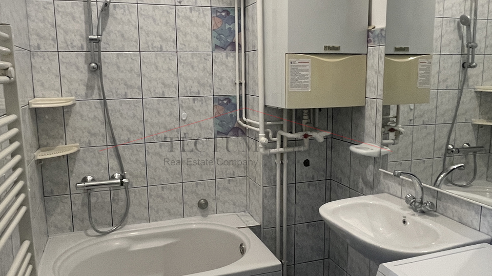 Zagreb, Petrova, 3-bedroom apartment, high ground floor!