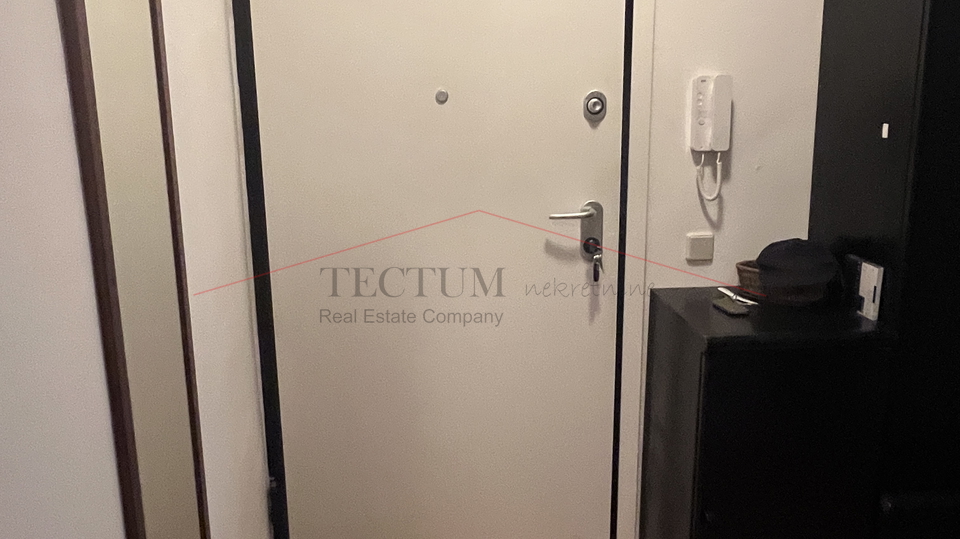 Tre&scaron;njevka&comma; Kranj&ccaron;evi&cacute;eva ulica stan 69m2