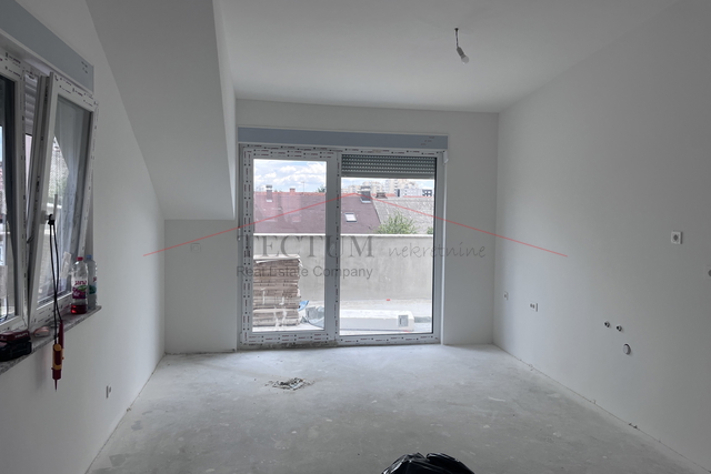 Zagreb, Dubrava, 4-sobni stan 110m2 2. kat, 150m do tramvaja!