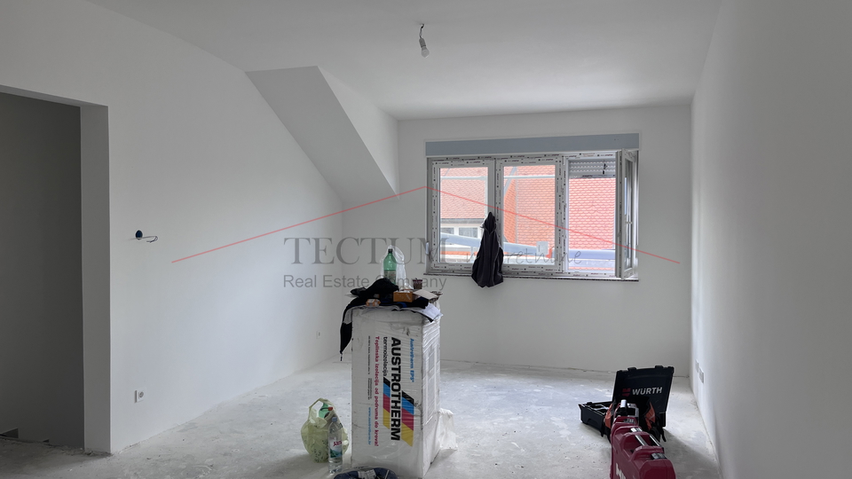 Zagreb&comma; Dubrava&comma; 4-sobni stan 110m2 2&period; kat&comma;  150m do tramvaja&excl;