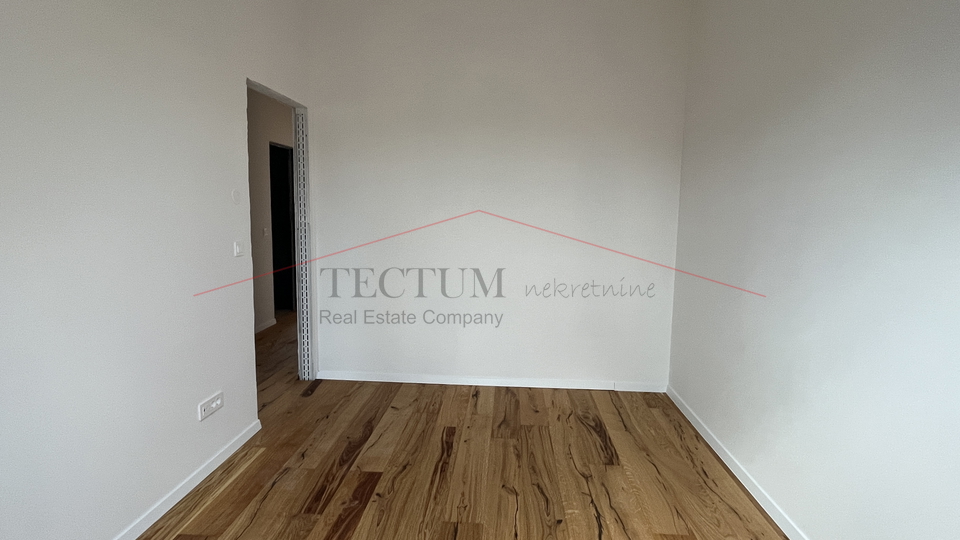 Zagreb&comma; Dubrava&comma; 4-sobni stan 110m2 2&period; kat&comma;  150m do tramvaja&excl;
