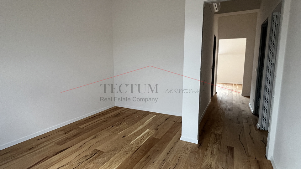 Zagreb&comma; Dubrava&comma; 4-sobni stan 110m2 2&period; kat&comma;  150m do tramvaja&excl;