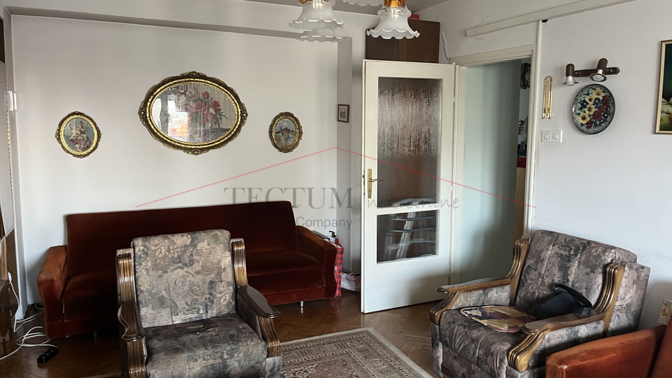 TROSOBAN STAN 69&comma;43 m&sup2; &ndash; REMIZA&comma; TRE&Scaron;NJEVKA &ndash; ODLI&Ccaron;NA LOKACIJA UZ TRAMVAJSKO OKRETI&Scaron;TE