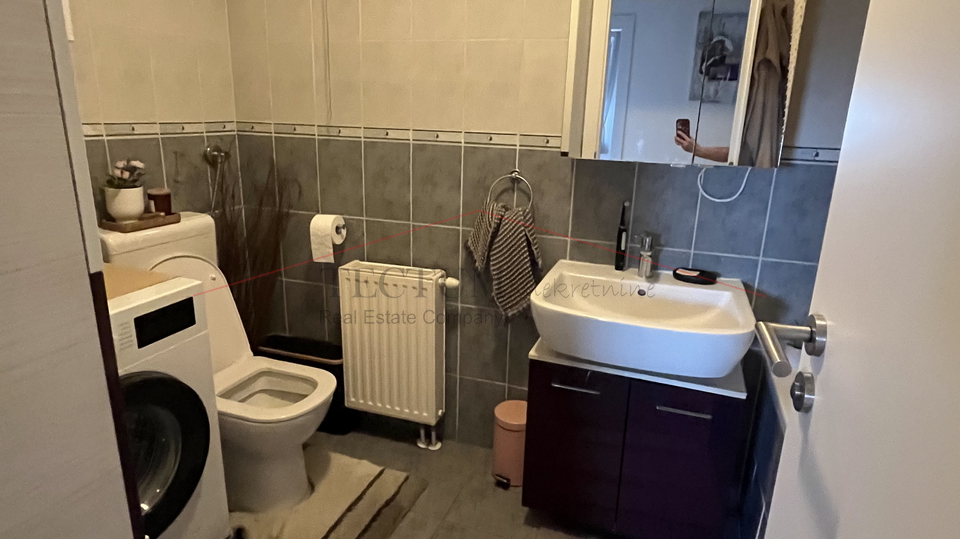 LANI&Scaron;TE&comma; PREDIVAN &Ccaron;ETVEROSOBAN STAN 105M2 I GARA&Zcaron;A 20M2