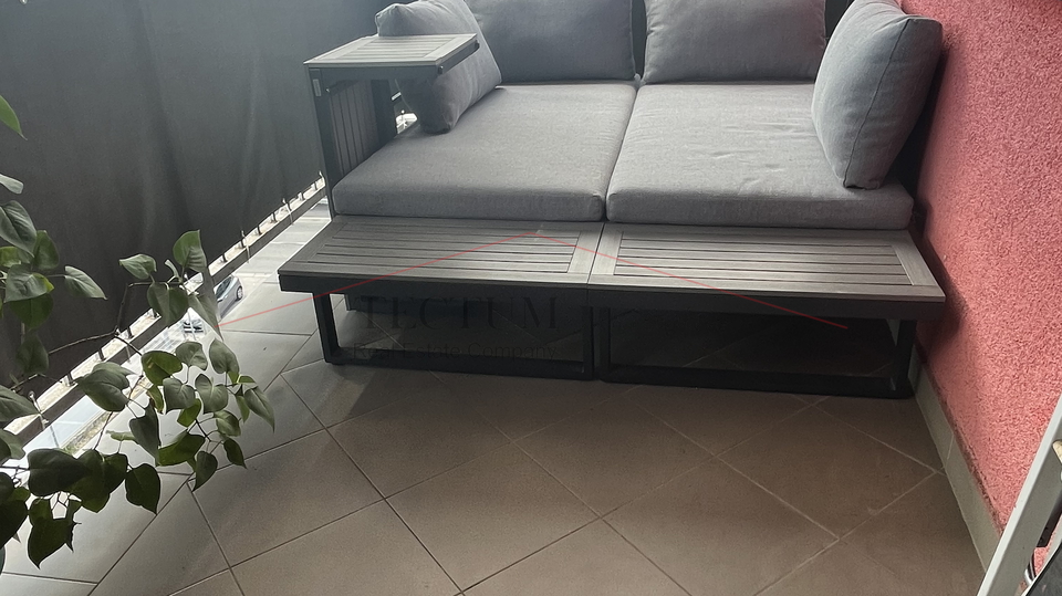 LANI&Scaron;TE&comma; PREDIVAN &Ccaron;ETVEROSOBAN STAN 105M2 I GARA&Zcaron;A 20M2