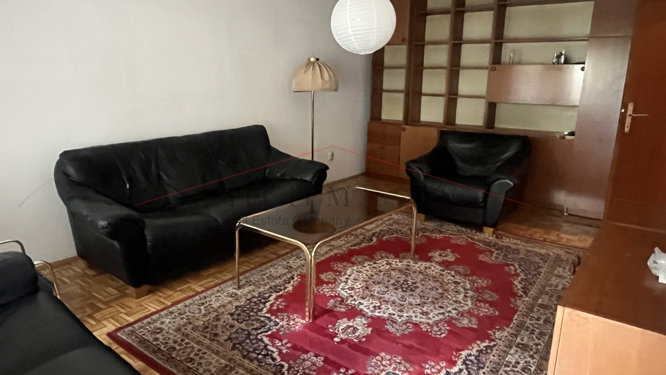 SAVICA&comma; VELIKI TROSOBAN STAN 84M2&comma; VISOKO PRIZEMLJE&comma; 4200&comma;00 EUR&sol;M2