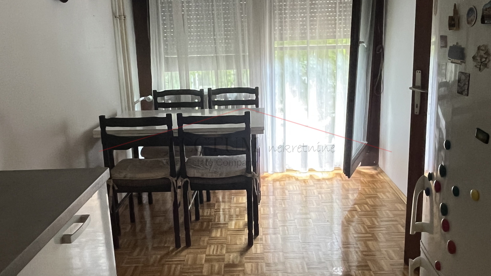 SAVICA&comma; VELIKI TROSOBAN STAN 84M2&comma; VISOKO PRIZEMLJE&comma; 4200&comma;00 EUR&sol;M2