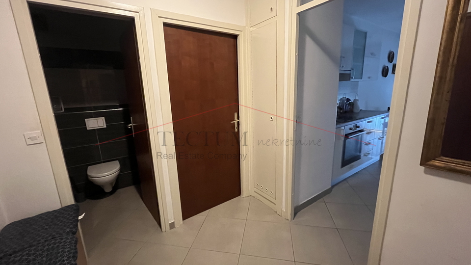 SAVICA&comma; VELIKI TROSOBAN STAN 84M2&comma; VISOKO PRIZEMLJE&comma; 4200&comma;00 EUR&sol;M2