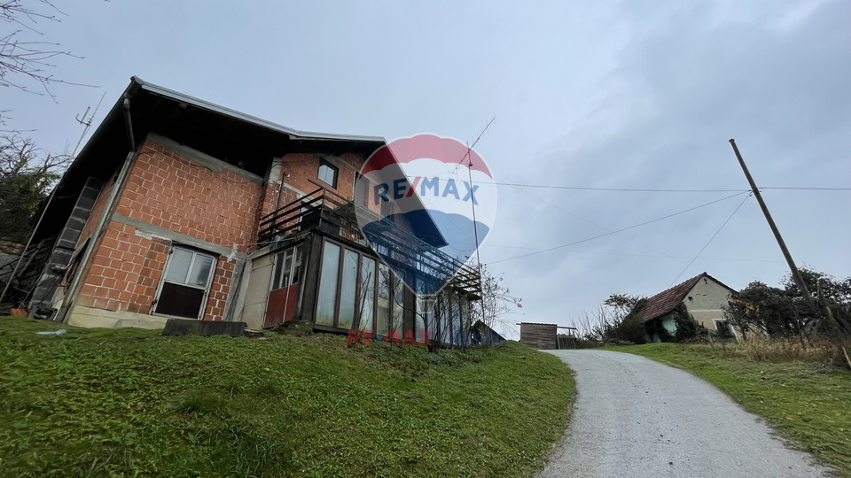 Family house in the quiet town of Pristava