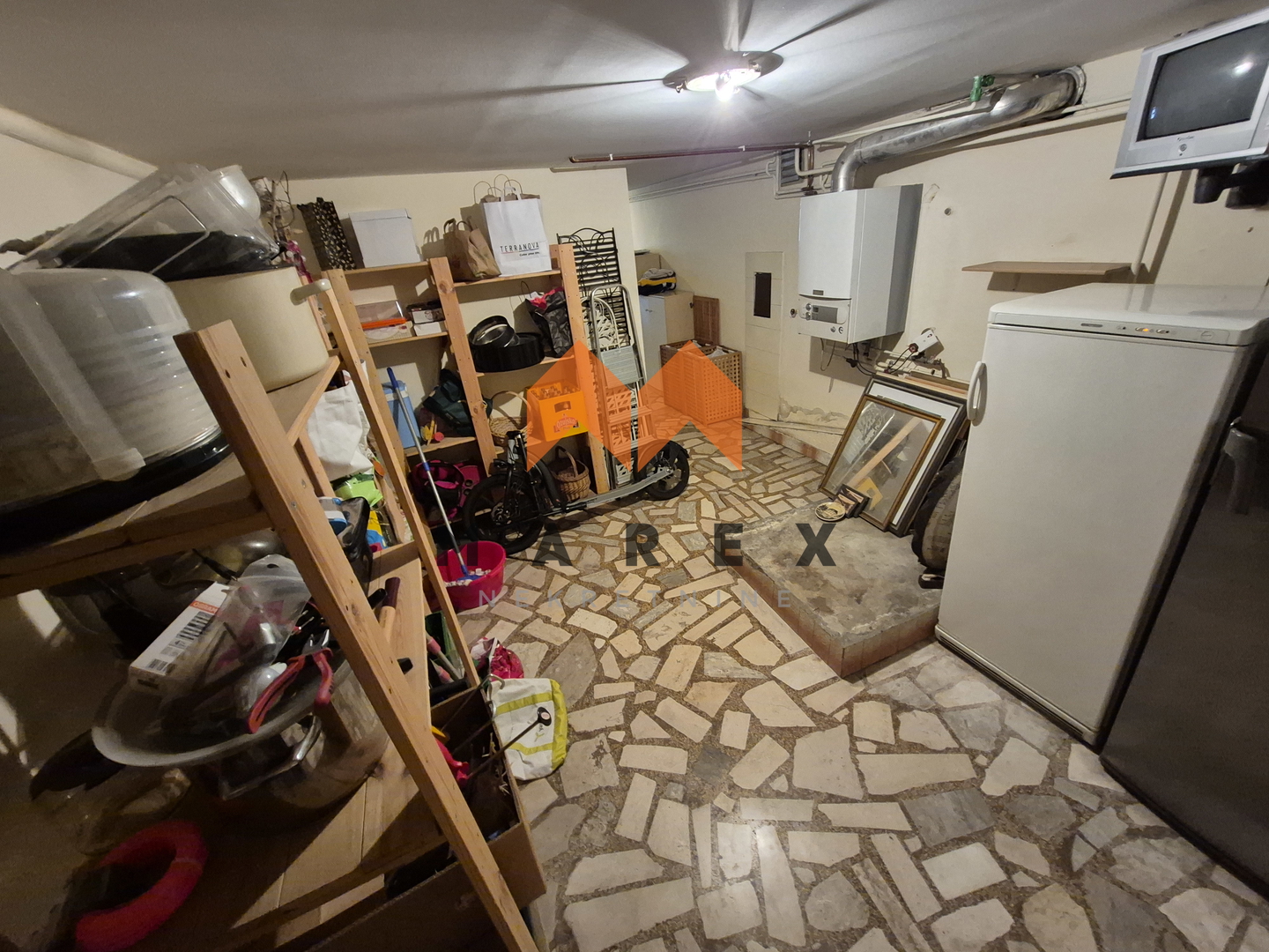 STAN 270m2 U KRAPINI - ŠABAC