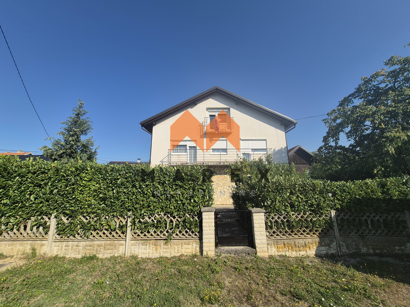 KUĆA SA POMOĆNIM OBJEKTIMA-KRUŠLJEVO SELO-OROSLAVJE