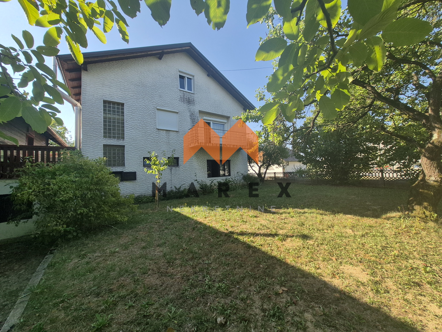 KUĆA SA POMOĆNIM OBJEKTIMA-KRUŠLJEVO SELO-OROSLAVJE