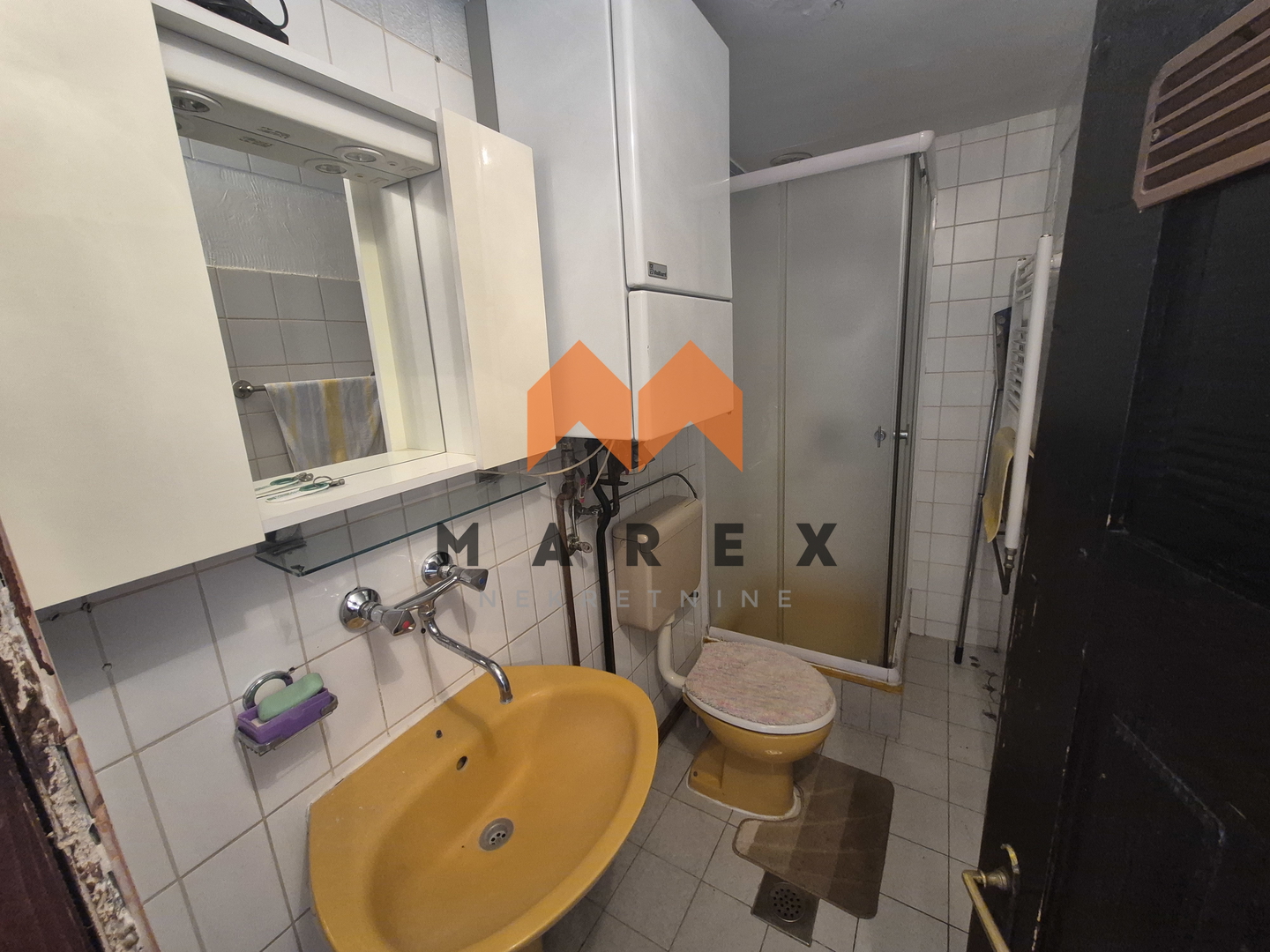 KUĆA SA POMOĆNIM OBJEKTIMA-KRUŠLJEVO SELO-OROSLAVJE