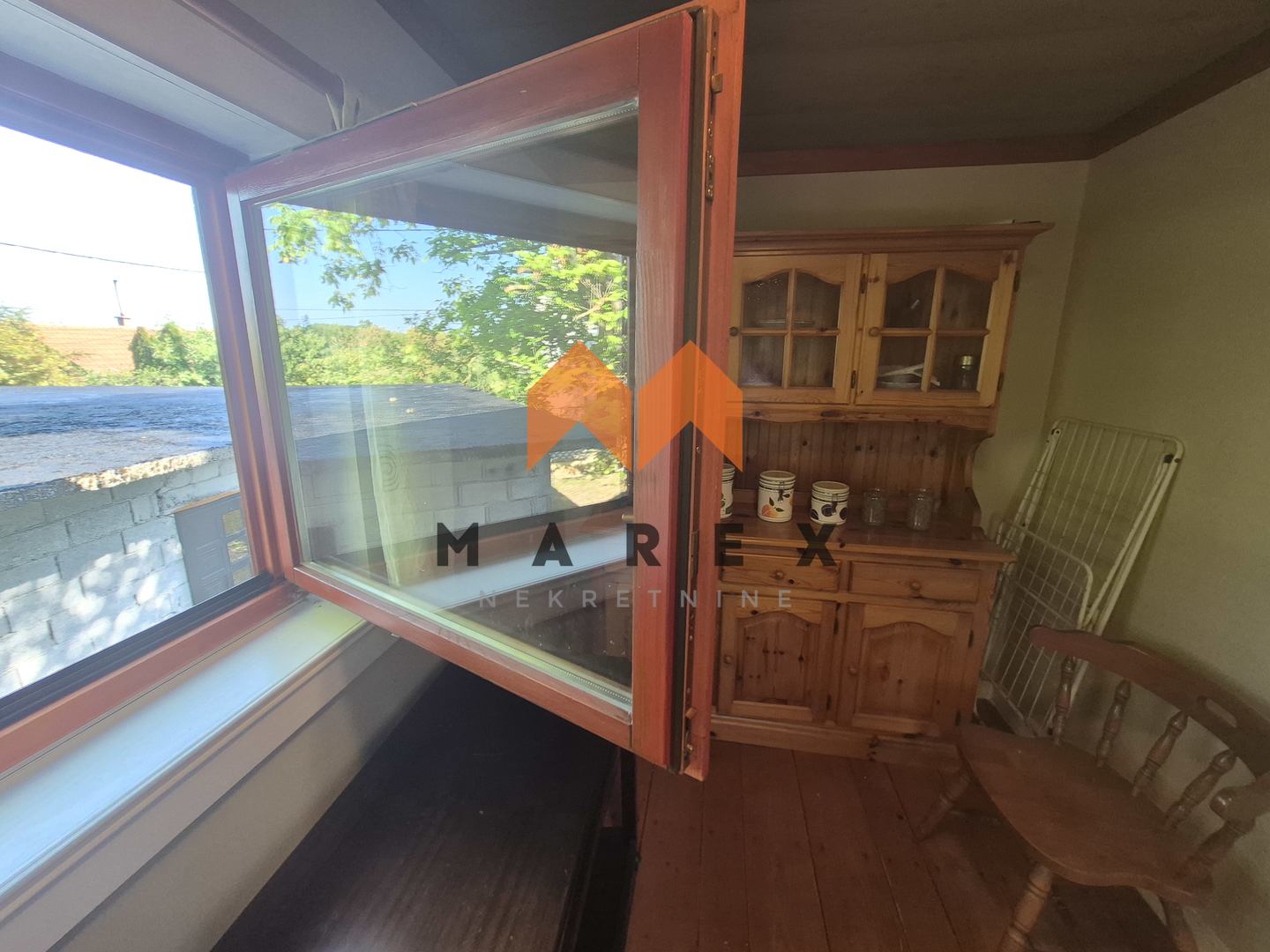 KUĆA SA POMOĆNIM OBJEKTIMA-KRUŠLJEVO SELO-OROSLAVJE