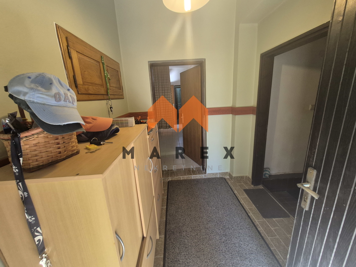 KUĆA SA POMOĆNIM OBJEKTIMA-KRUŠLJEVO SELO-OROSLAVJE