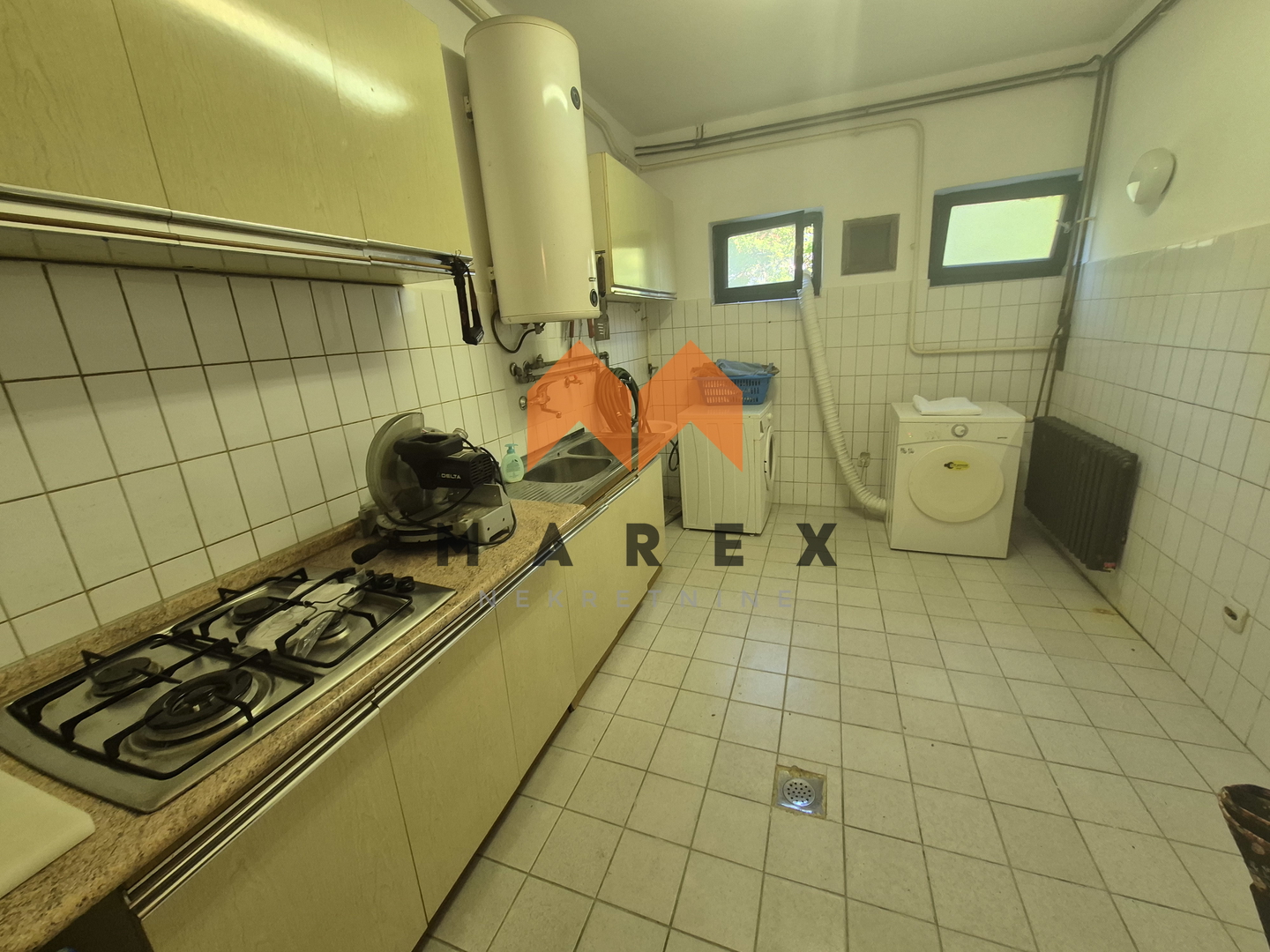 KUĆA SA POMOĆNIM OBJEKTIMA-KRUŠLJEVO SELO-OROSLAVJE