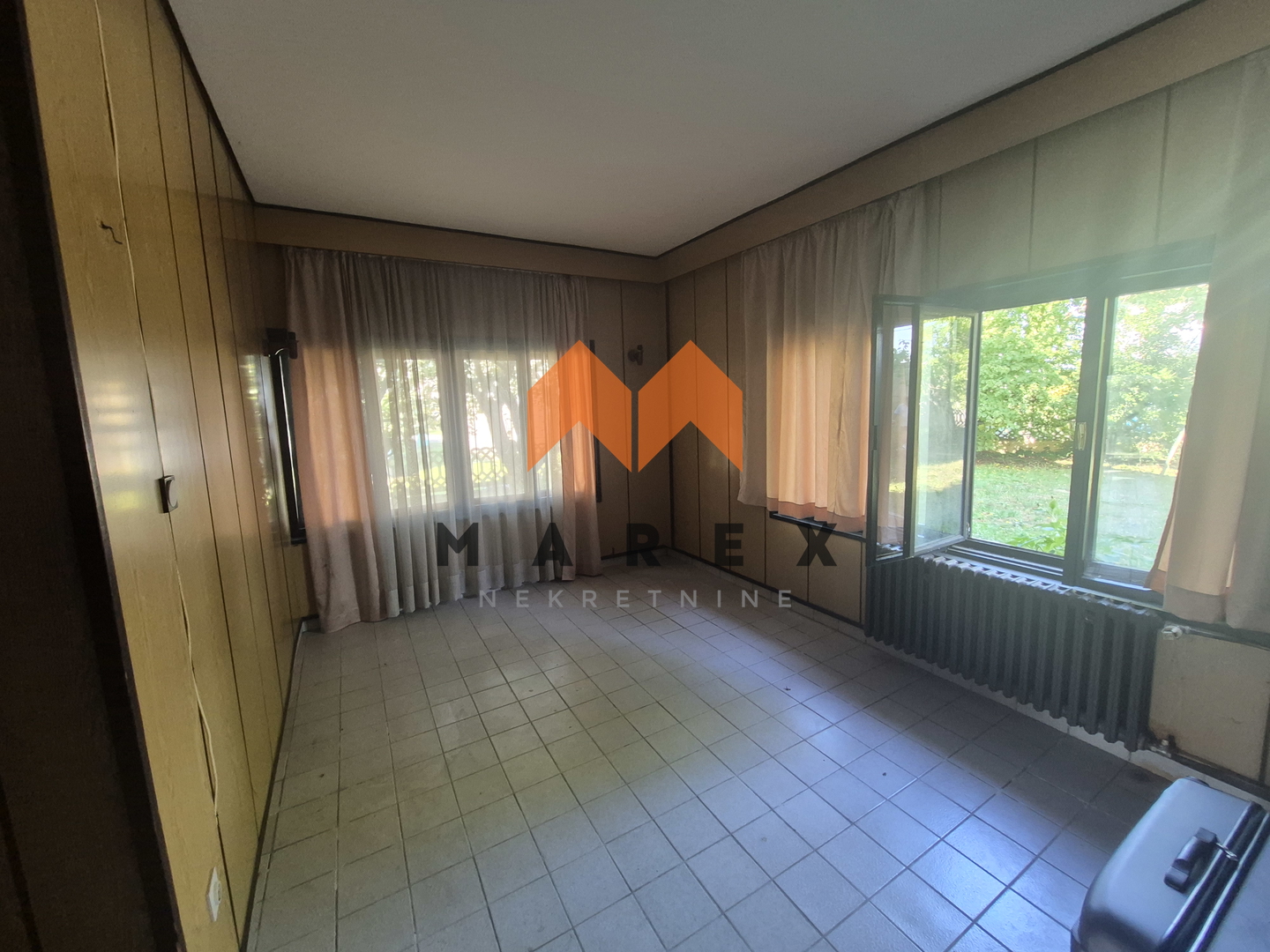 KUĆA SA POMOĆNIM OBJEKTIMA-KRUŠLJEVO SELO-OROSLAVJE