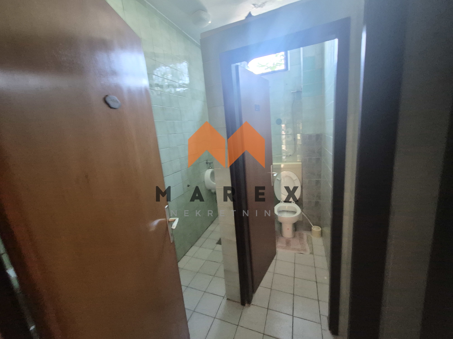 KUĆA SA POMOĆNIM OBJEKTIMA-KRUŠLJEVO SELO-OROSLAVJE