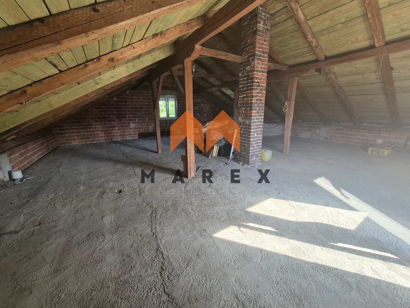 KUĆA SA POMOĆNIM OBJEKTIMA-KRUŠLJEVO SELO-OROSLAVJE