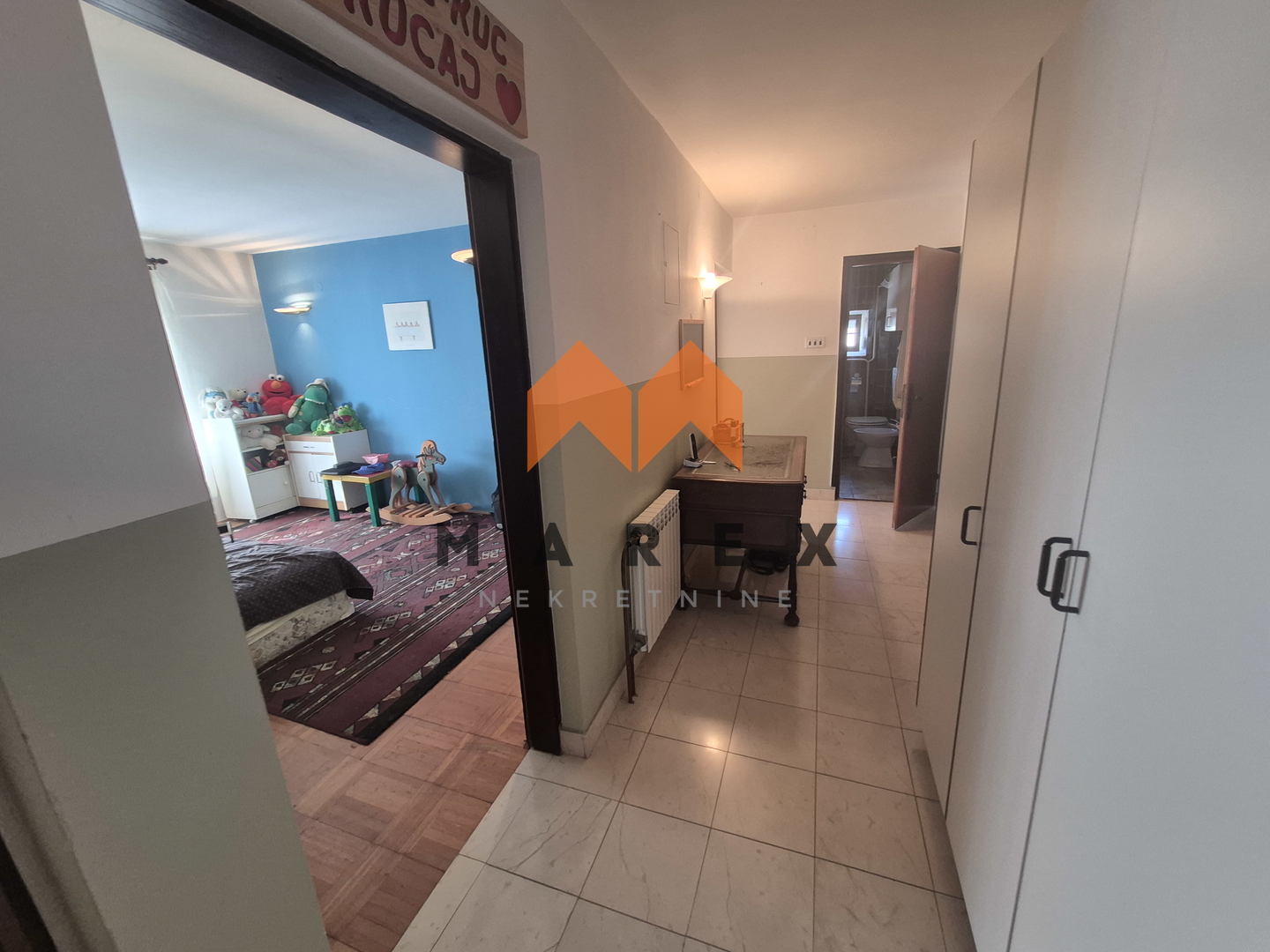 KUĆA SA POMOĆNIM OBJEKTIMA-KRUŠLJEVO SELO-OROSLAVJE