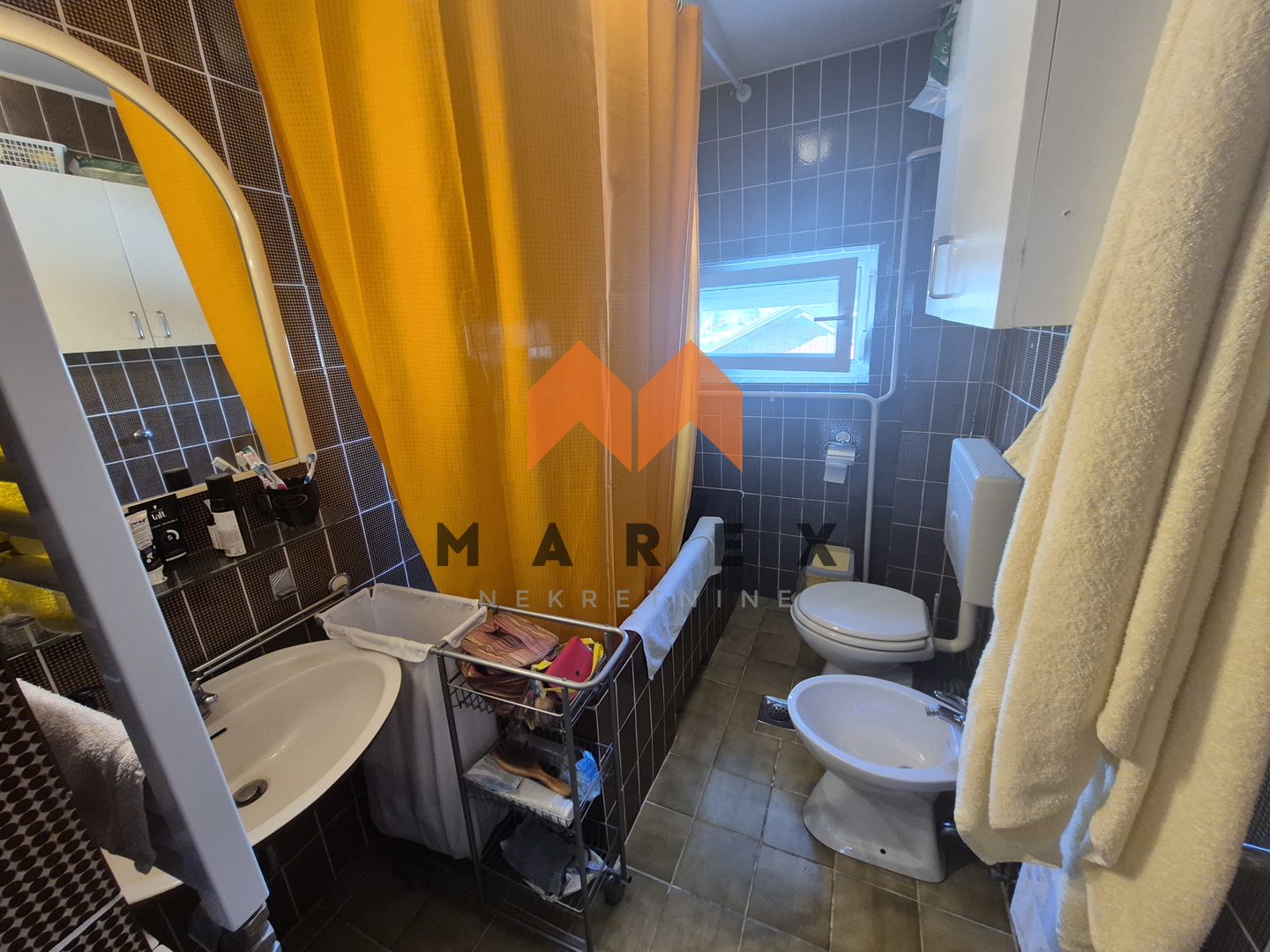 KUĆA SA POMOĆNIM OBJEKTIMA-KRUŠLJEVO SELO-OROSLAVJE