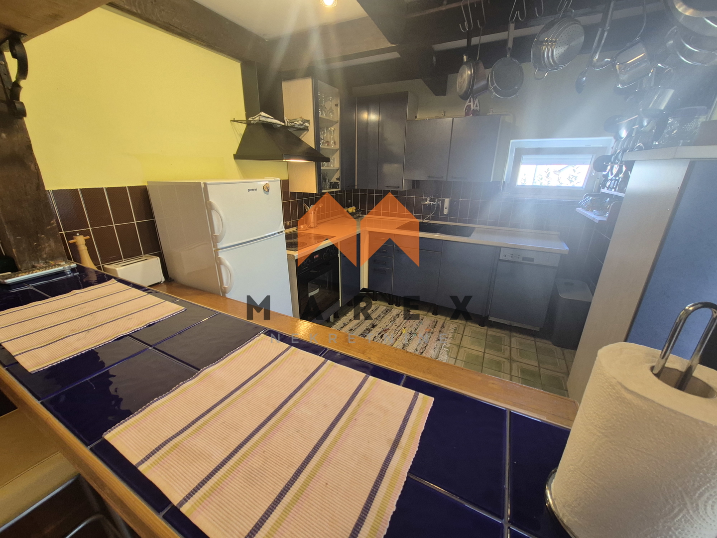 KUĆA SA POMOĆNIM OBJEKTIMA-KRUŠLJEVO SELO-OROSLAVJE