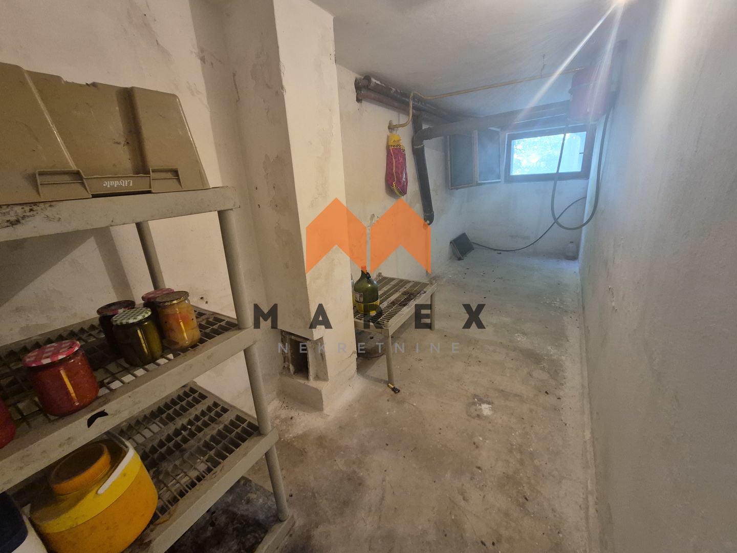 KUĆA SA POMOĆNIM OBJEKTIMA-KRUŠLJEVO SELO-OROSLAVJE